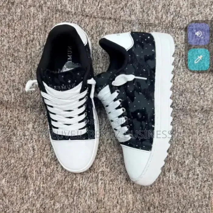 Numeris Sneakers