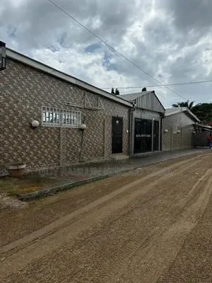 Parcelle À Vendre À Pointe Noire