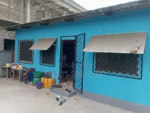 Demi Parcelle À Vendre