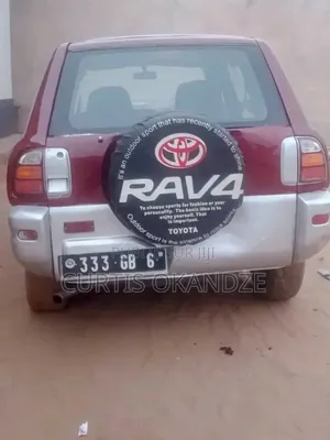 Toyota RAV4 2025 Rouge