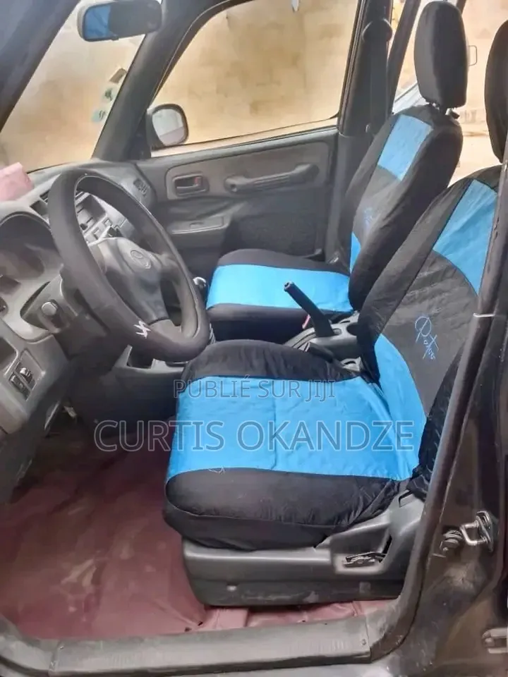 Toyota RAV4 2025 Rouge