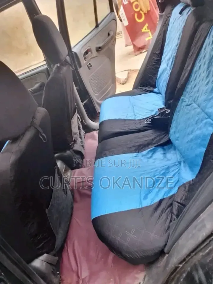 Toyota RAV4 2025 Rouge