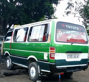 Toyota HiAce 2016 Vert