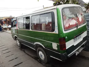 Toyota HiAce 2016 Vert