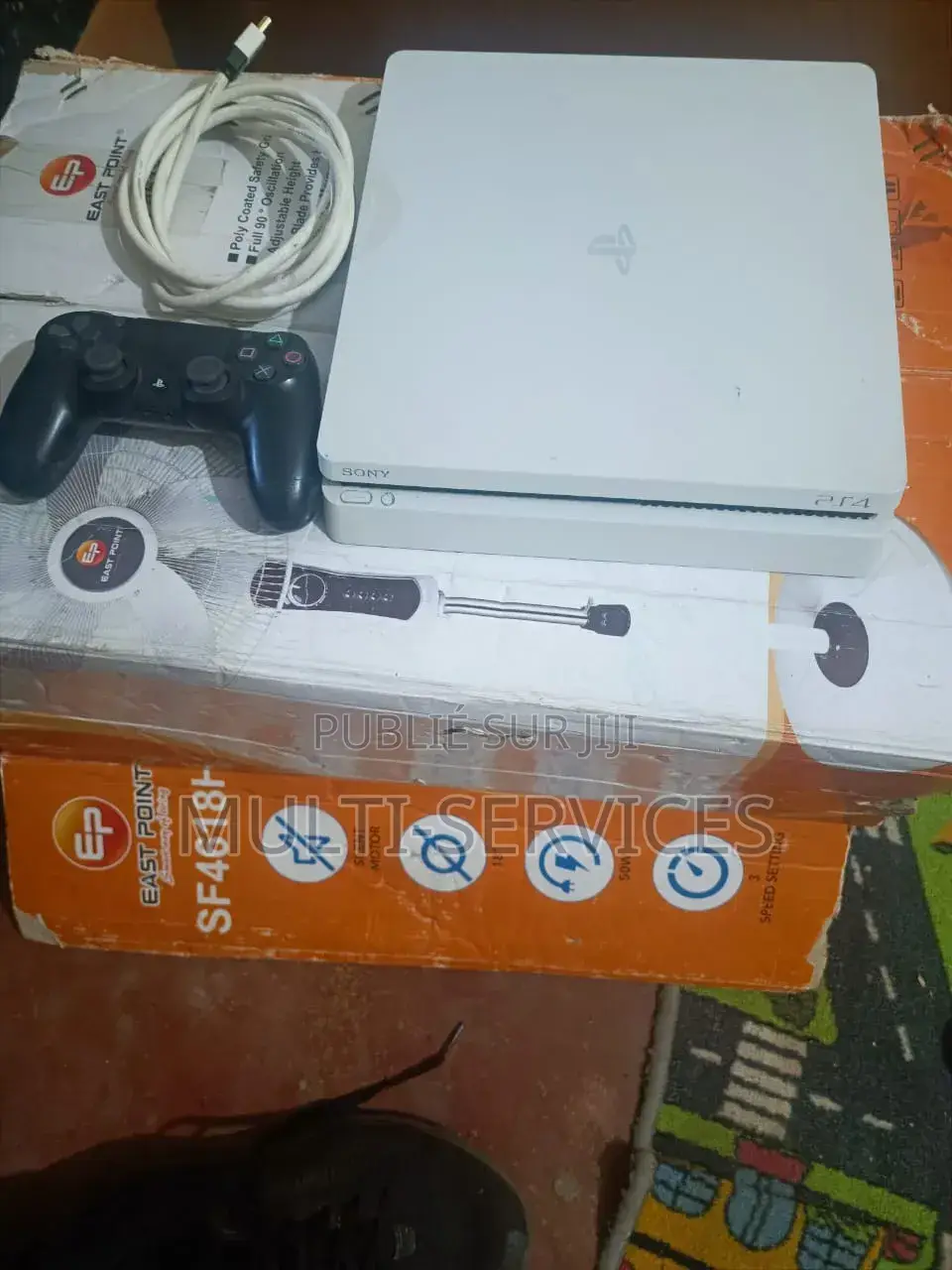 PS4 Slim Blanche  À Vendre