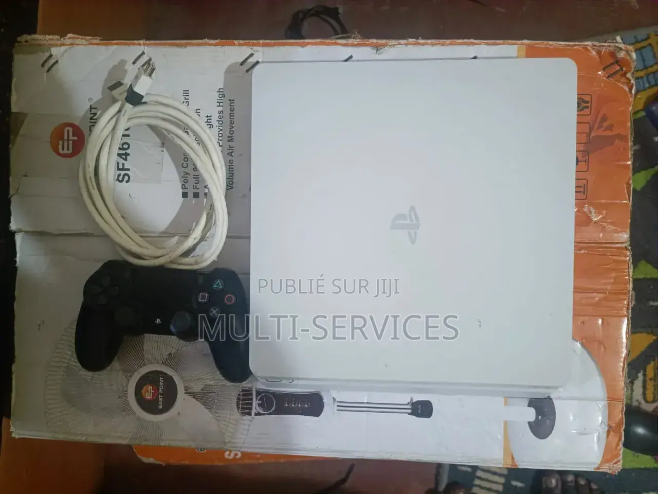 PS4 Slim Blanche  À Vendre