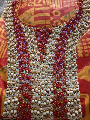 Sublime Robe Boubou Béninoise – Broderie Perlée & Élégance