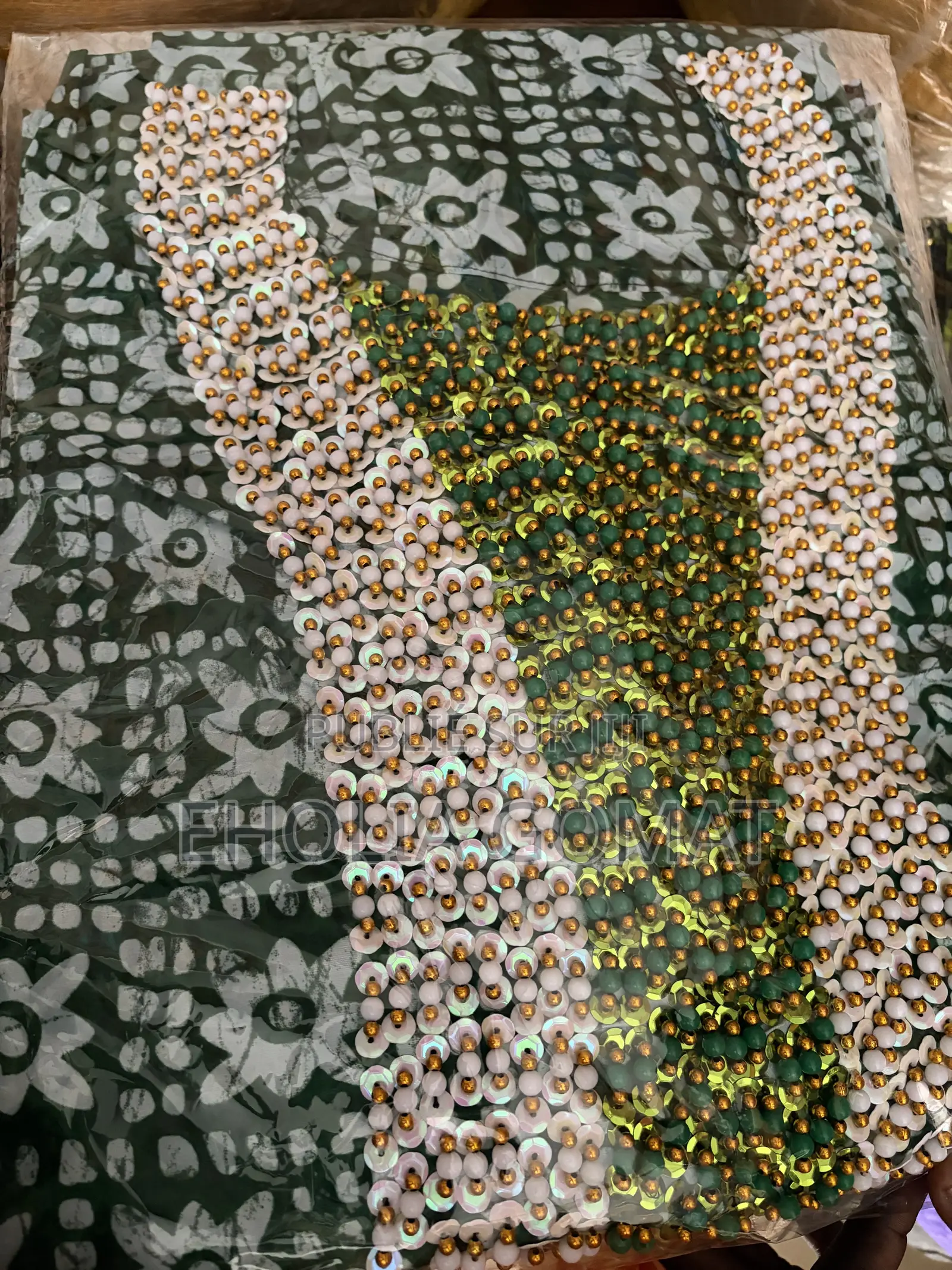 Sublime Robe Boubou Béninoise – Broderie Perlée & Élégance