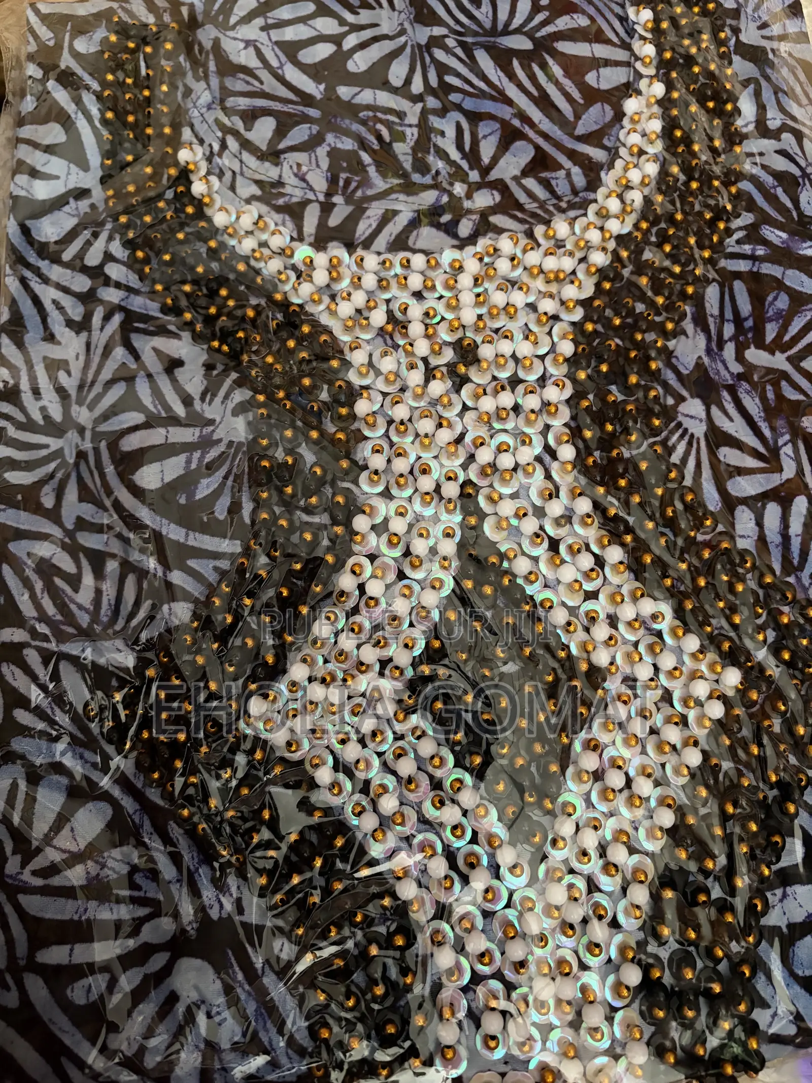 Sublime Robe Boubou Béninoise – Broderie Perlée & Élégance