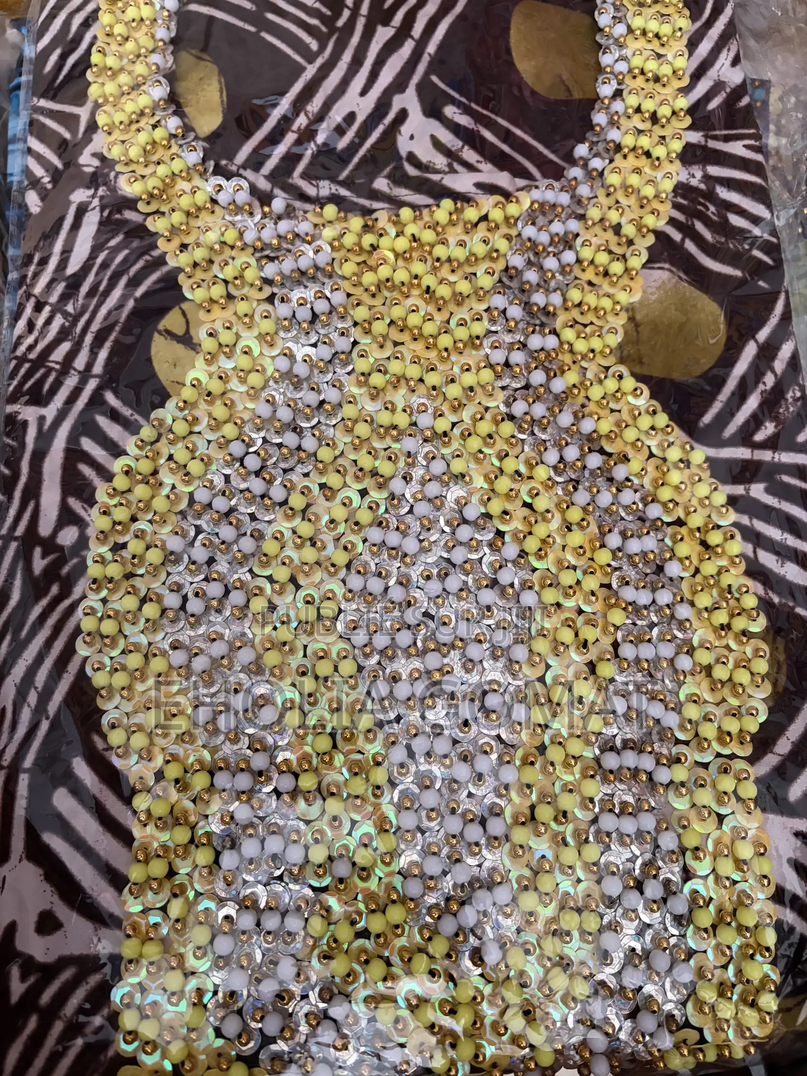 Sublime Robe Boubou Béninoise – Broderie Perlée & Élégance