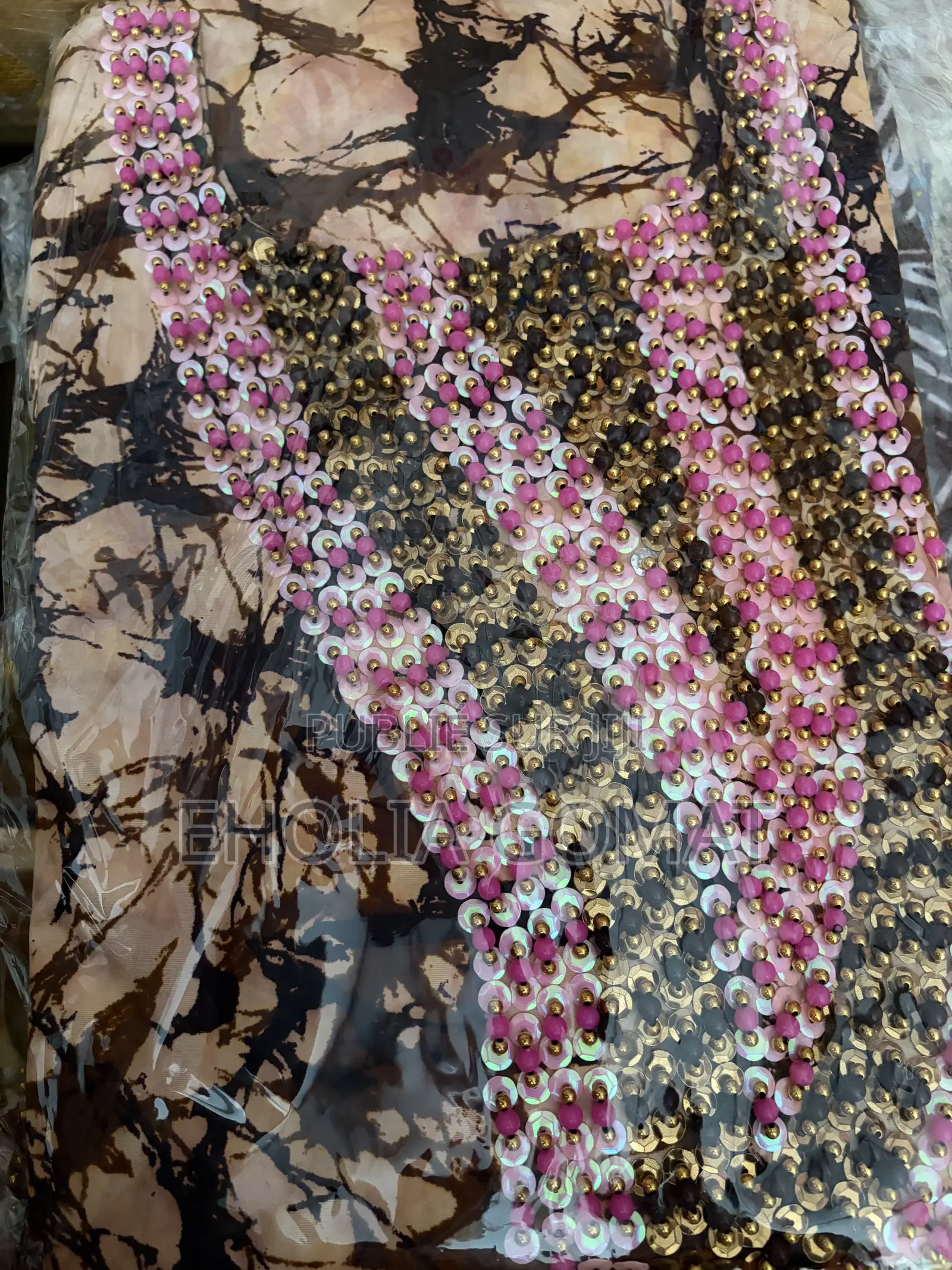 Sublime Robe Boubou Béninoise – Broderie Perlée & Élégance