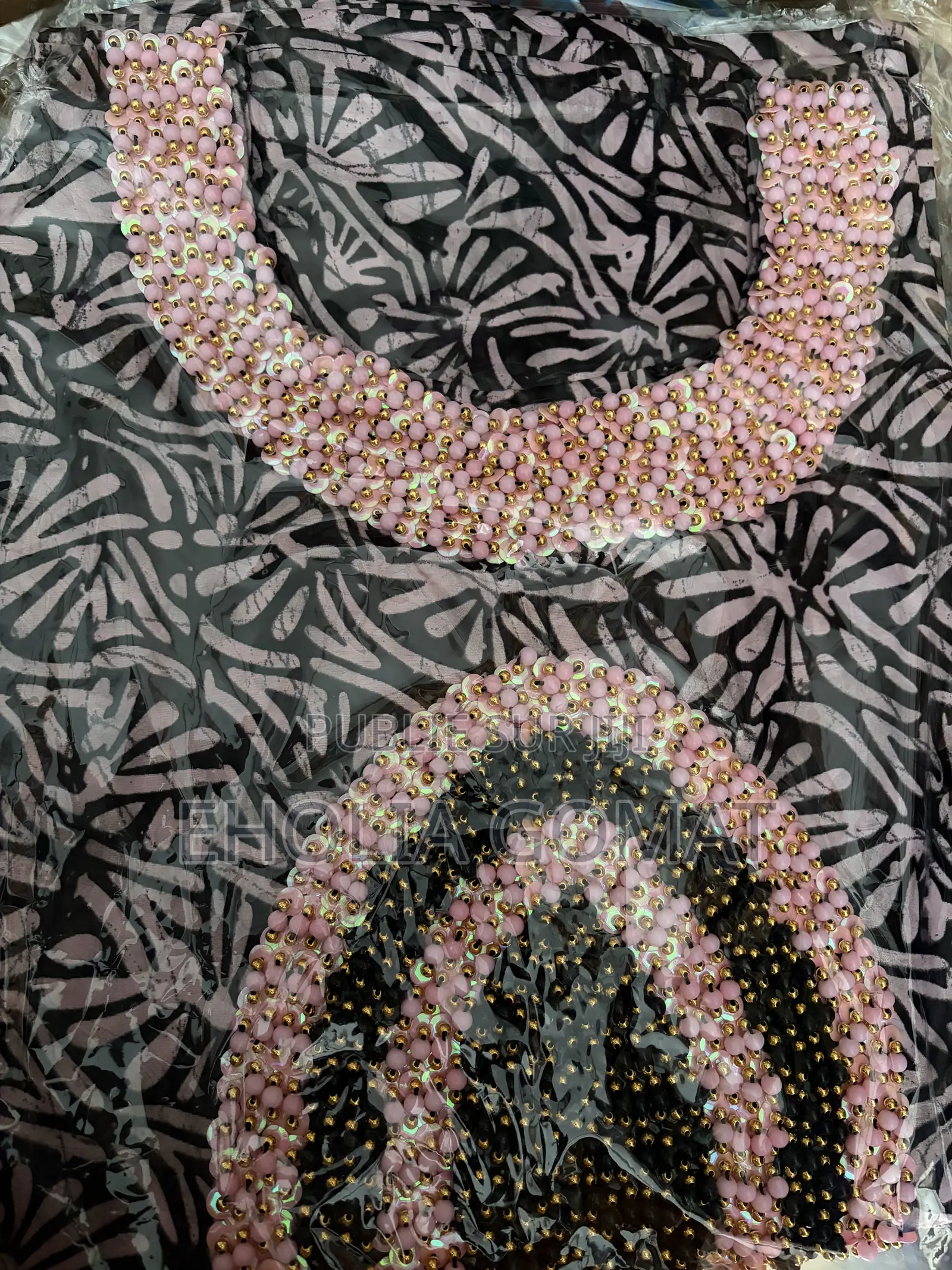 Sublime Robe Boubou Béninoise – Broderie Perlée & Élégance