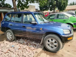 Toyota RAV4 Cabriolet 1998 Bleu