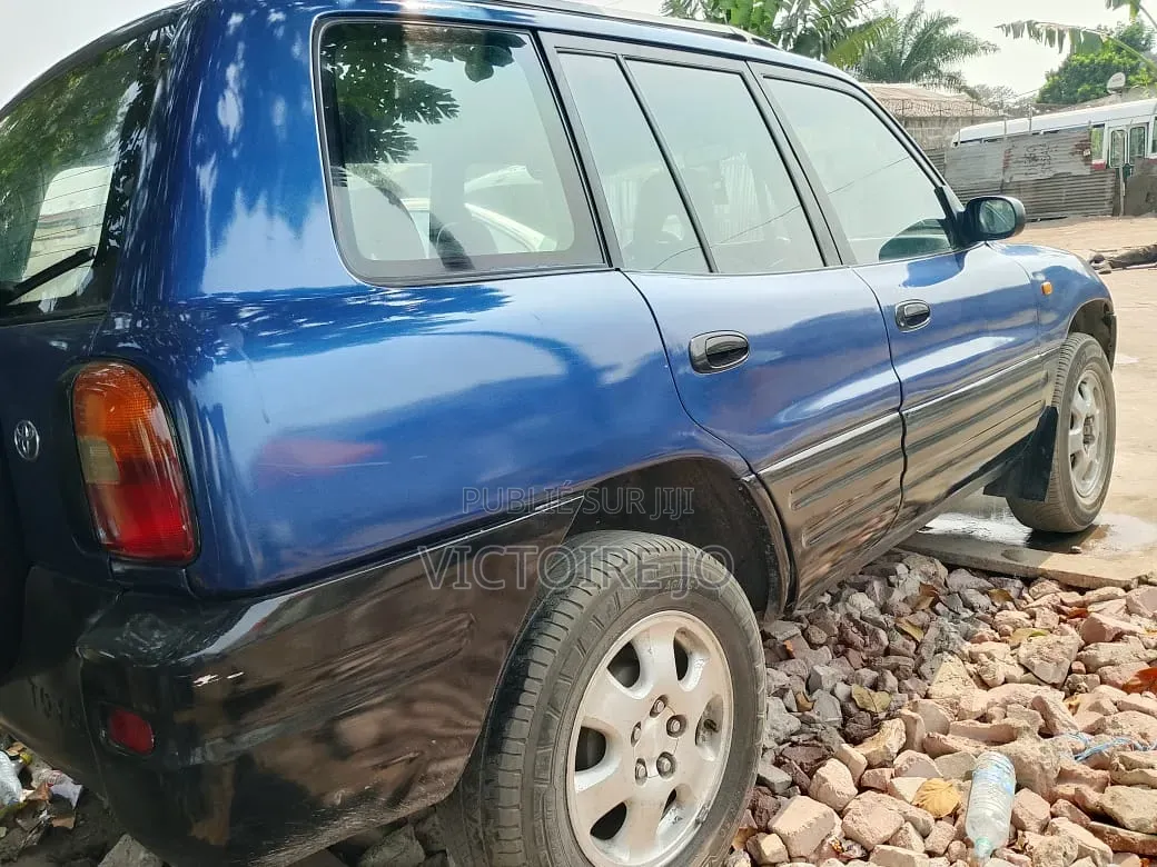 Toyota RAV4 Cabriolet 1998 Bleu