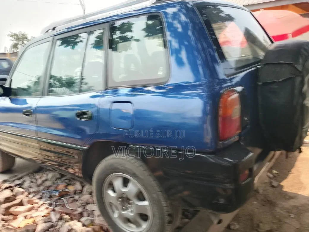 Toyota RAV4 Cabriolet 1998 Bleu