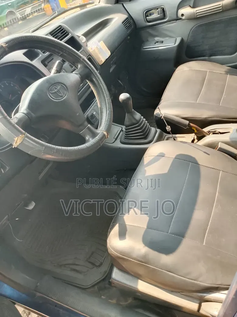Toyota RAV4 Cabriolet 1998 Bleu