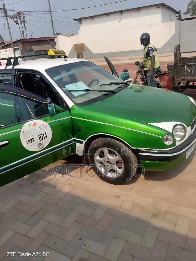 Toyota Corolla 2017 Vert