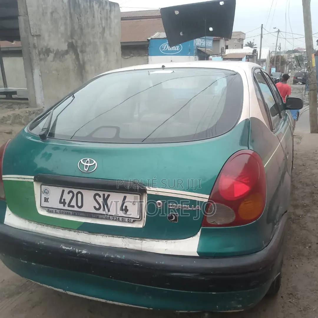 Toyota Corolla 2016 Vert