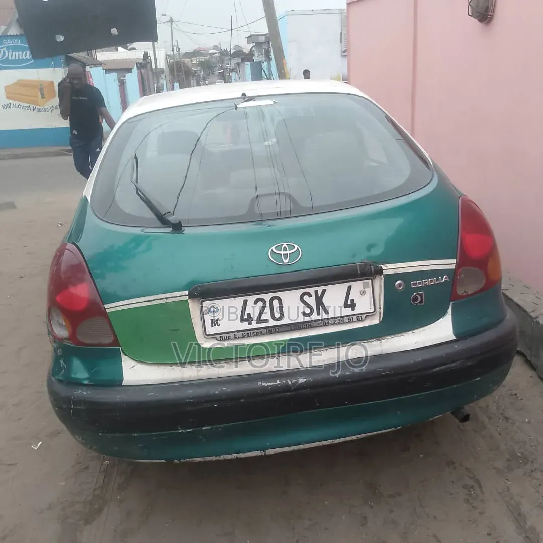 Toyota Corolla 2016 Vert