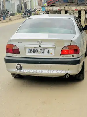 Toyota Avensis 1.8 1998 Gris