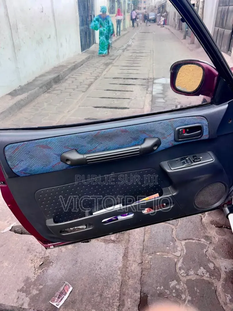 Toyota RAV4 2016 Rouge