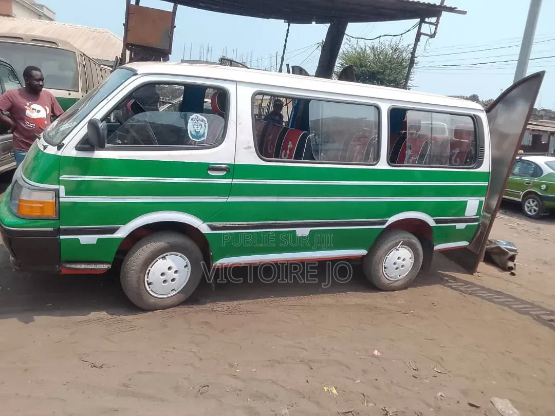 Toyota HiAce 2018 Vert