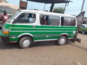 Toyota HiAce 2018 Vert
