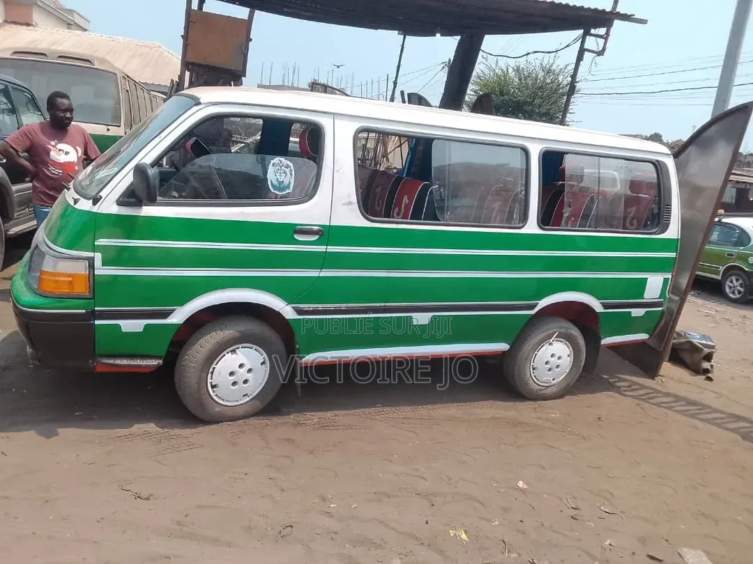 Toyota HiAce 2018 Vert