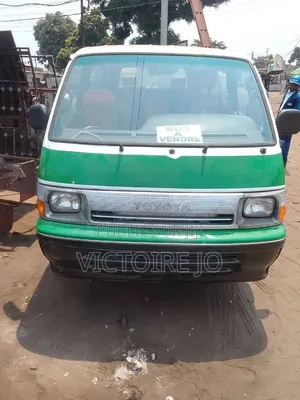 Toyota HiAce 2018 Vert