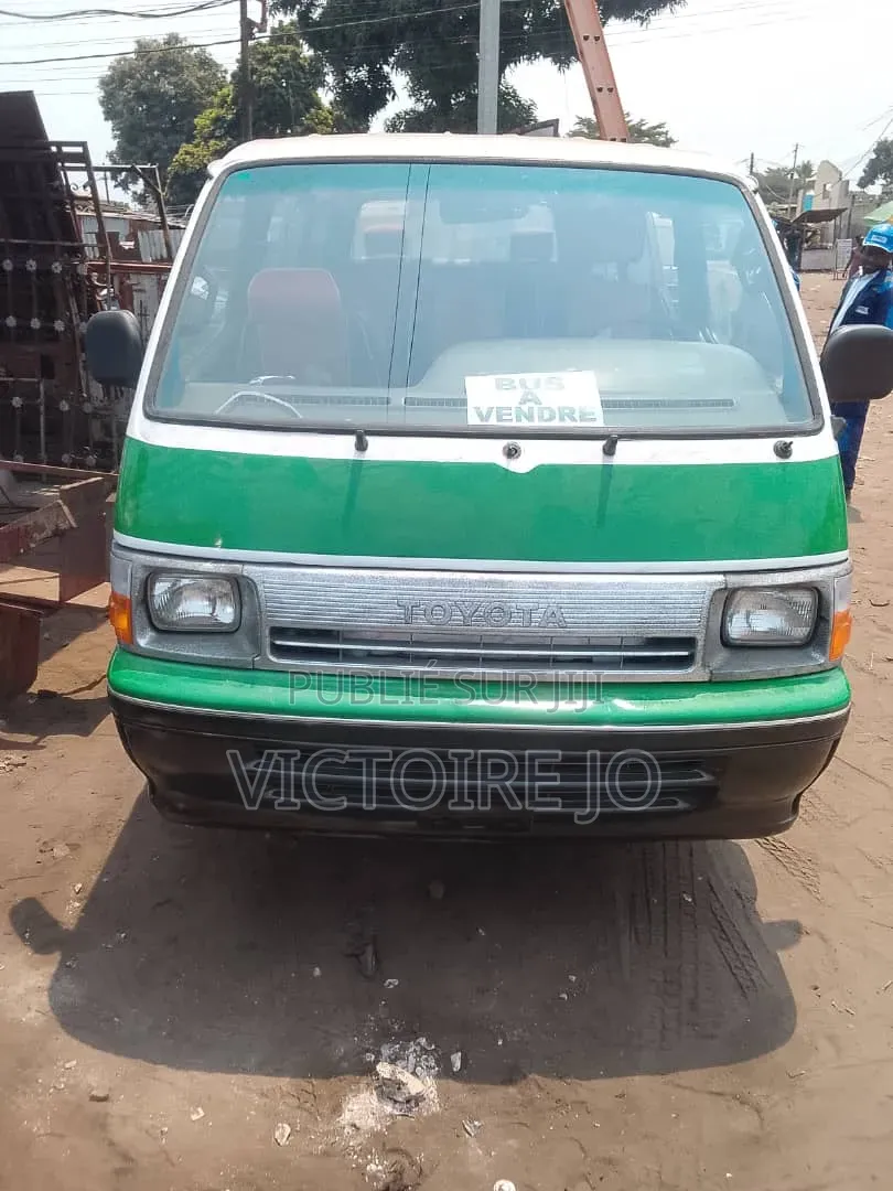 Toyota HiAce 2018 Vert
