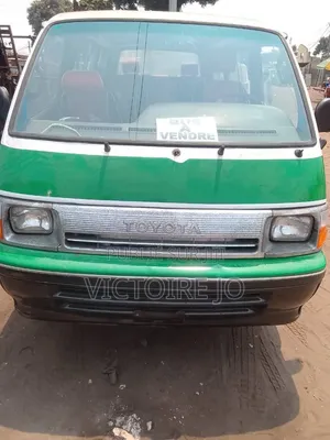 Toyota HiAce 2018 Vert