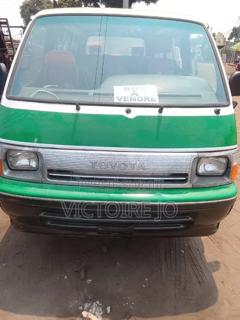 Toyota HiAce 2018 Vert