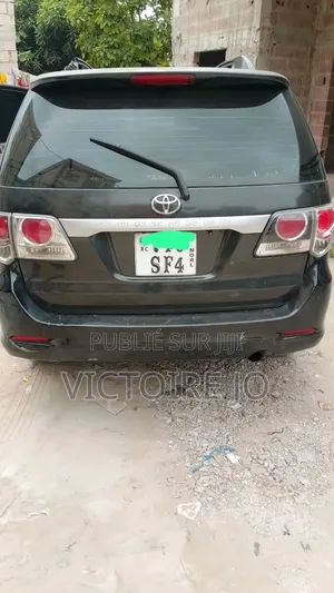 Toyota Fortuner 2014 Gris