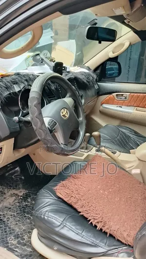 Toyota Fortuner 2014 Gris
