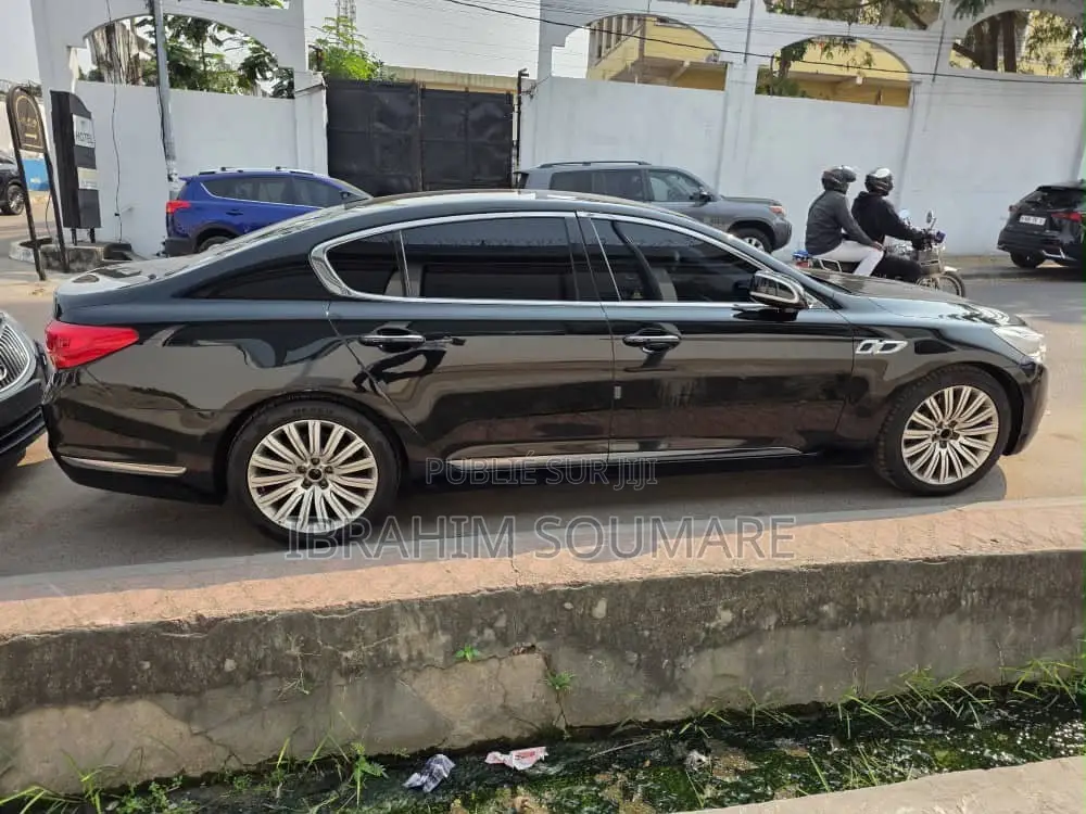 Kia K3000 2015 Noir