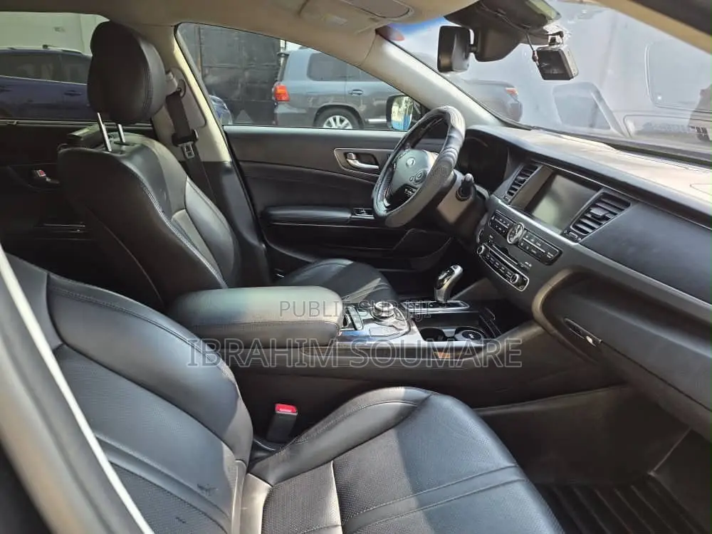 Kia K3000 2015 Noir