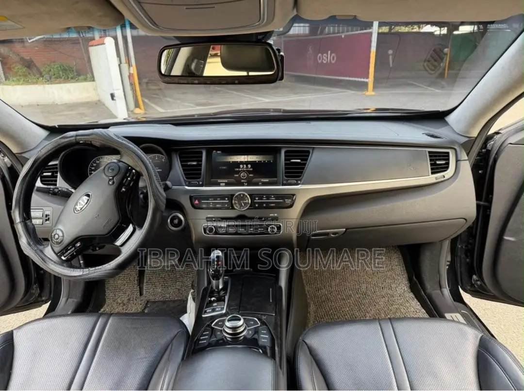 Kia K3000 2015 Noir