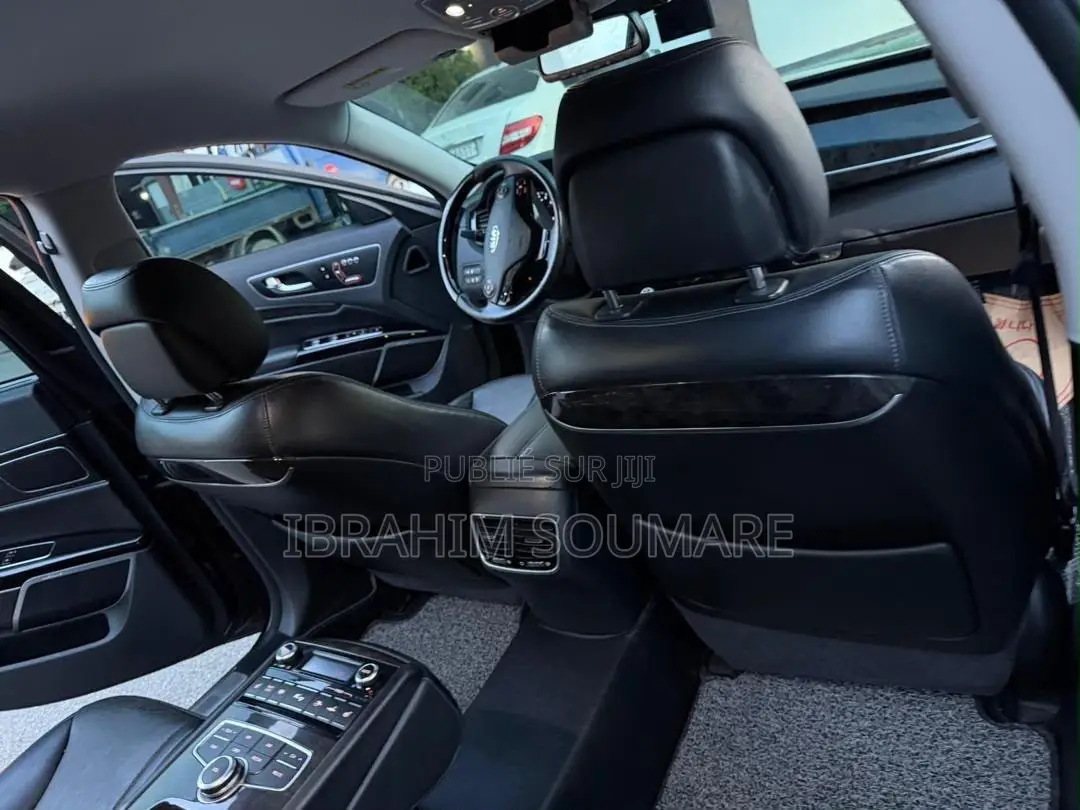 Kia K3000 2015 Noir