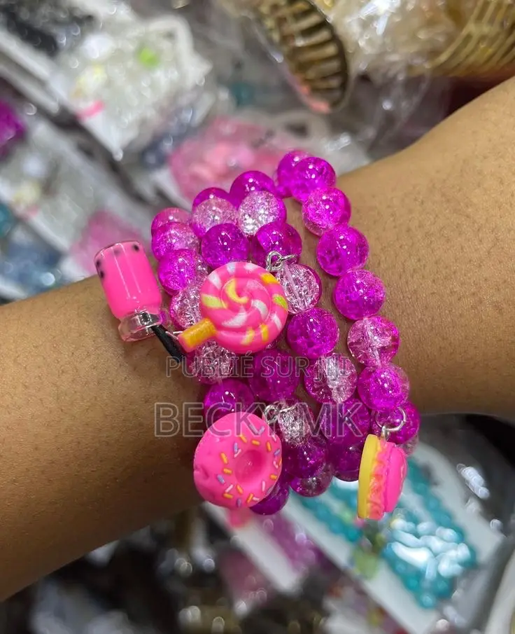 1000 Baya Et Bracelet ( Dépend Du Modèle)