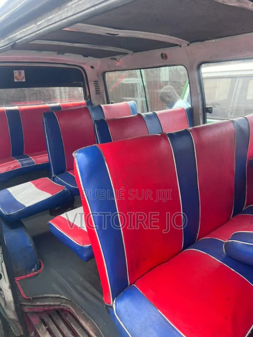 Toyota HiAce 2016 Vert