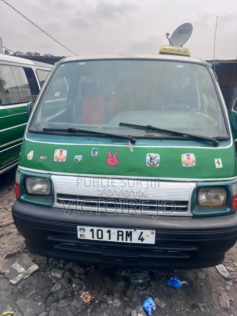 Toyota HiAce 2016 Vert