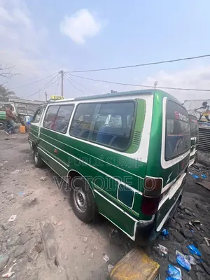 Toyota HiAce 2016 Vert