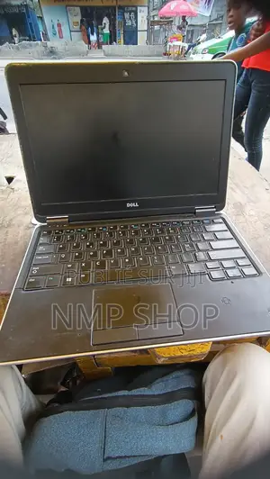 Ordinateur portable Dell Latitude 5280 8GB Intel Core 7 SSD 128GB