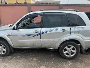 Toyota RAV4 Automatic 2003 Gris