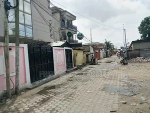 Meublé 14chbre Duplex dans Ouenzé à Vendre