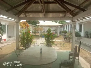 Auberge À Vendre