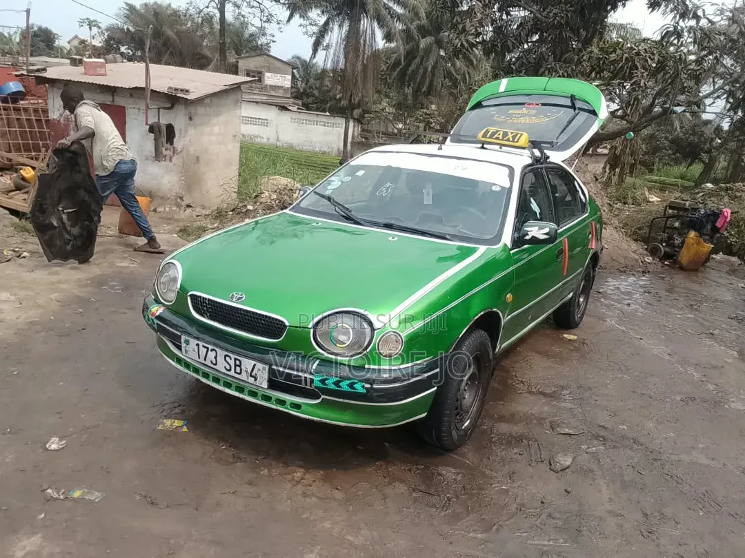 Toyota Corolla 2017 Vert