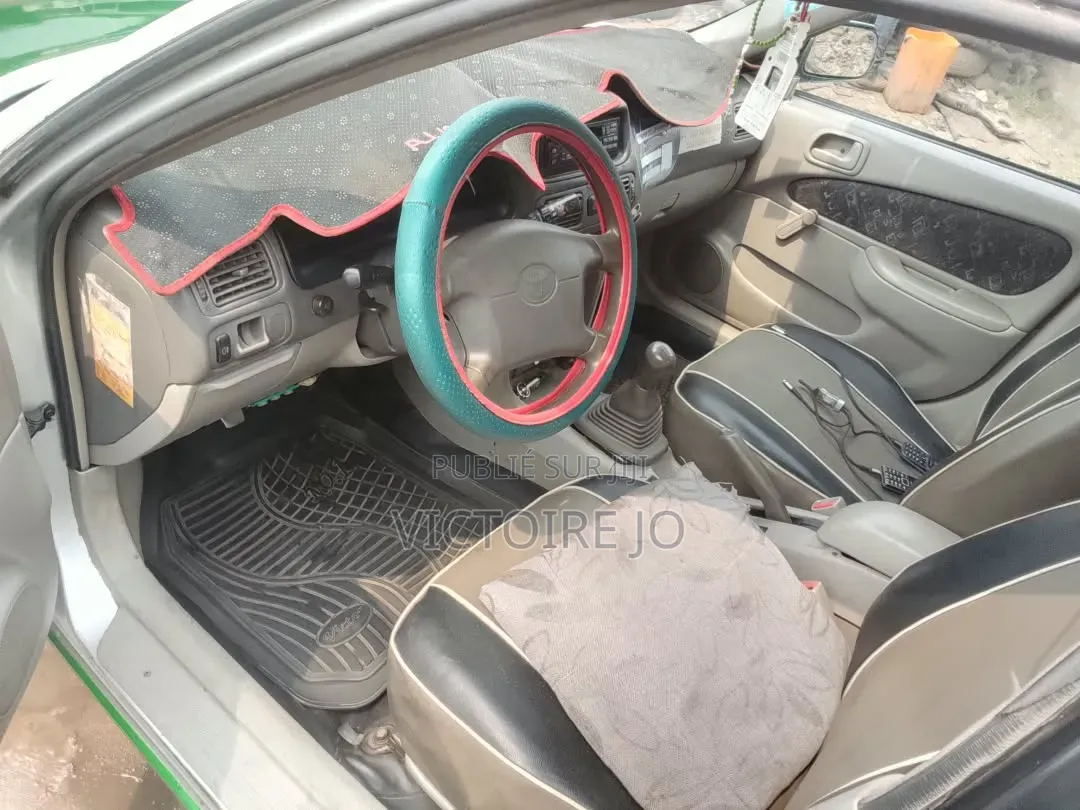 Toyota Corolla 2017 Vert