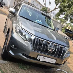 Toyota Land Cruiser Prado 2020 Gris