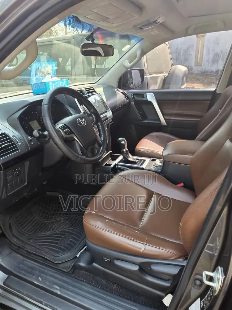 Toyota Land Cruiser Prado 2020 Gris